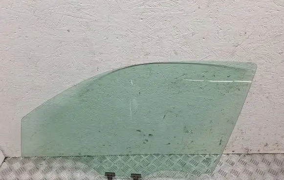 Nissan Micra Front door window glass four-door 80301BC60A 43R001582