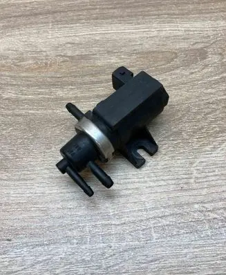 Volvo S40, V40 Turbo solenoid valve 30618057 72190343