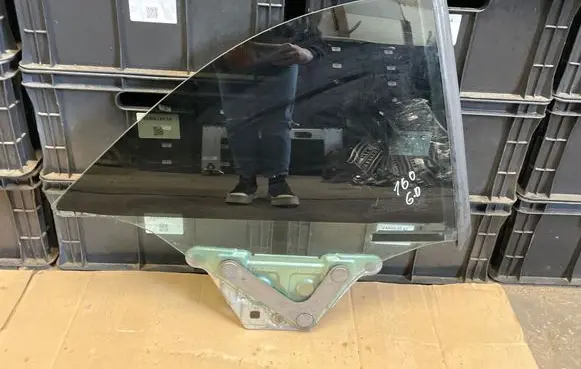 Audi A5 8T 8F Rear side window 43R00082 E006062105
