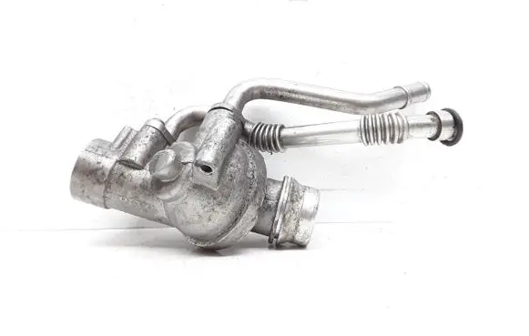 Volvo V70 Thermostat/thermostat housing 31368373