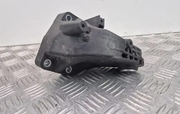 Mercedes-Benz ML W166 Engine mounting bracket A6422236104