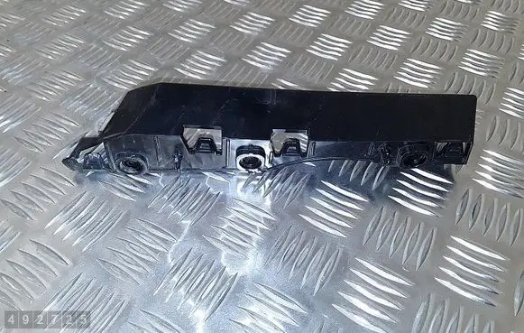 Front bumper mounting bracket