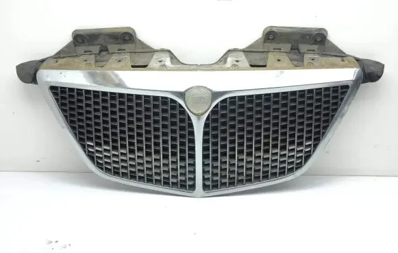 Lancia Phedra Front bumper upper radiator grill