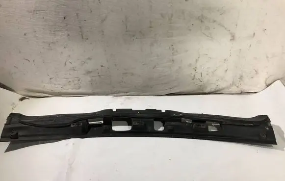 Ford Focus Tailgate/trunk spoiler 4M51A44210Al