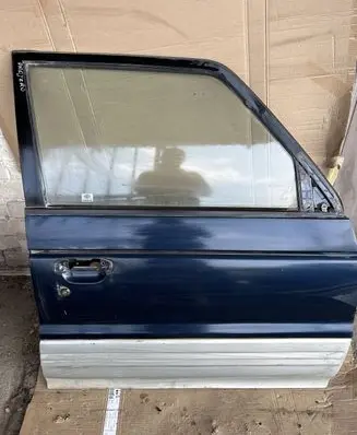 Mitsubishi Pajero Front door