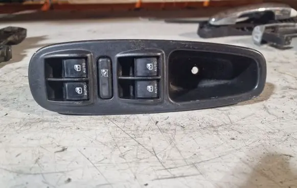 Fiat 500L Electric window control switch 7355729620