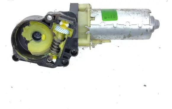 Volvo XC90 Seat adjustment motor 