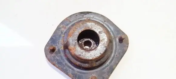 Chrysler PT Cruiser Coil spring mount 