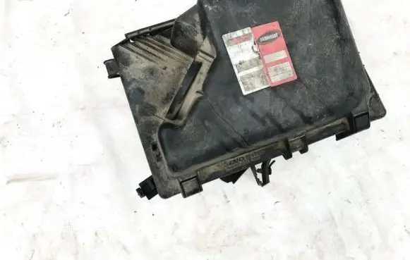 Volvo XC70 Air filter box 8649673
