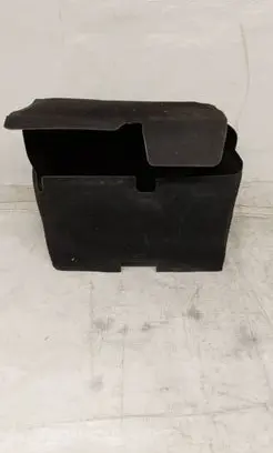 Volkswagen Golf VI Battery box tray 7E0915411