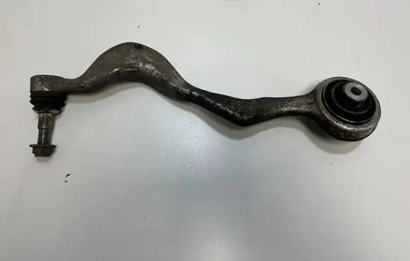 BMW M3 e92 Front lower control arm/wishbone 2283575