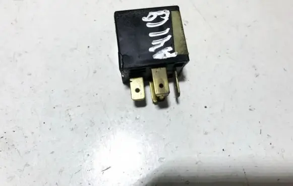 Audi A6 S6 C4 4A Other relay 12v30a 8630