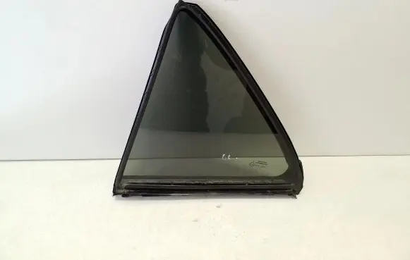 Rear vent window glass