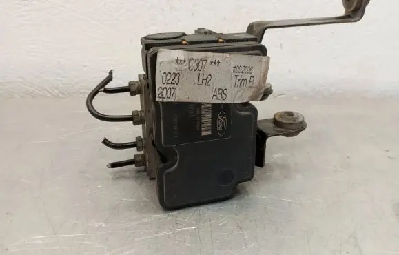 Ford Focus ABS Pump 3M512M110JA