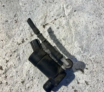 Volvo V70 Windscreen/windshield washer pump 9169611