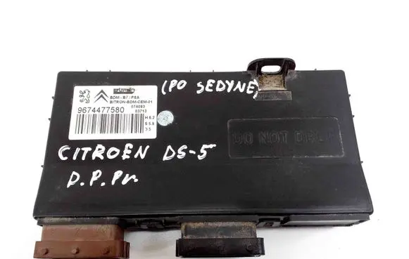 Citroen DS5 Other devices 9674477580