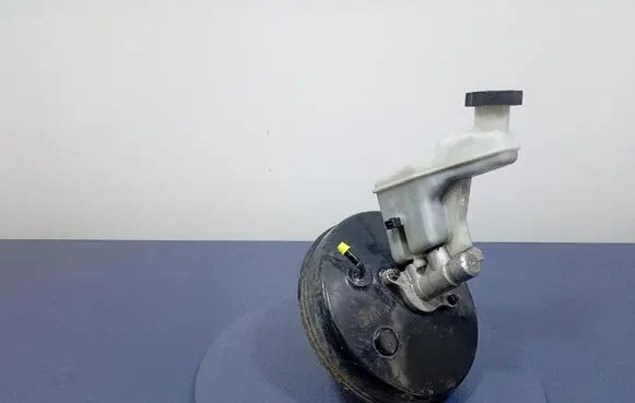 Hyundai ix35 Brake booster 58500-2S251