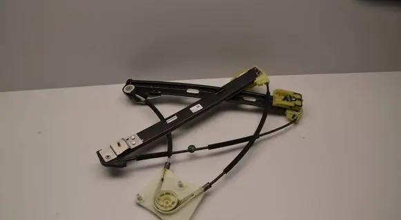 Front window lifting mechanism without motor