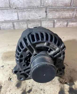 Volkswagen Golf Plus Generator/alternator 06F903023F 0124525091