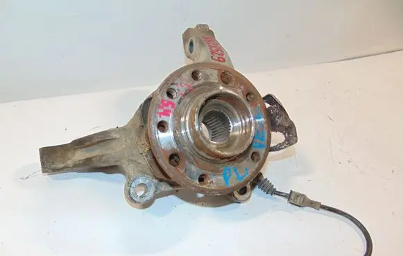 Opel Vectra C Front wheel hub spindle knuckle 13136696 93175327