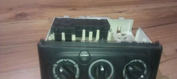 Renault Laguna I Climate control unit 9041703027 90.417.03.027