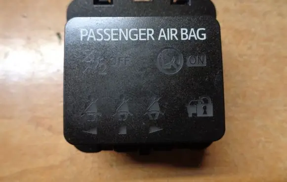 Toyota Auris E180 Passenger airbag on/off switch 1682035