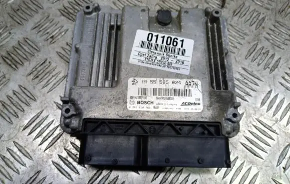 Opel Zafira C Engine control unit/module ECU