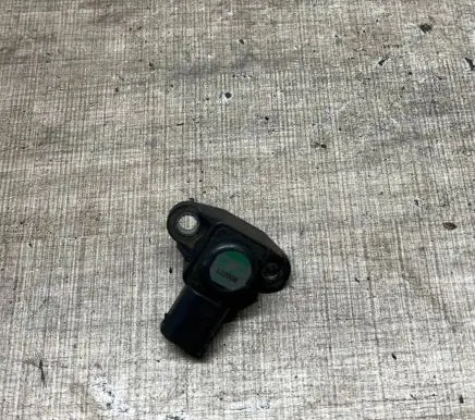 Mercedes-Benz GL X164 Air pressure sensor A0051535028
