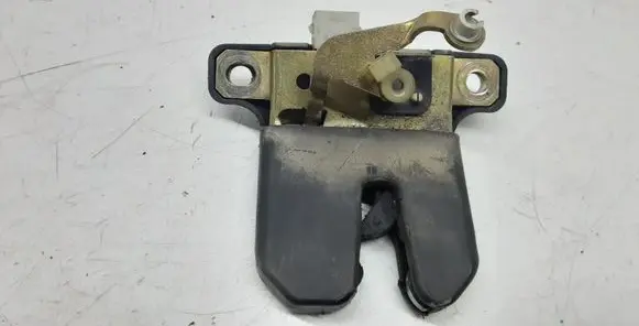 Audi A6 S6 C5 4B Tailgate/trunk/boot lock/catch/latch
