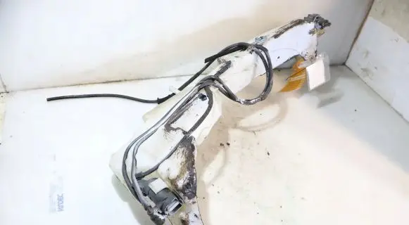 Ford C-MAX I Windshield washer fluid reservoir/tank 