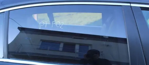 BMW 7 F01 F02 F03 F04 Sliding door window/glass 