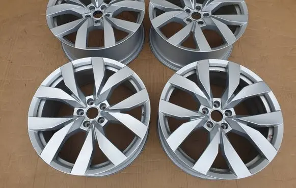 Volkswagen Touareg III R20 alloy rim 