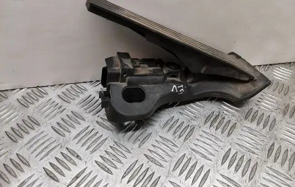 Volkswagen PASSAT B6 Accelerator throttle pedal 1K1721503P