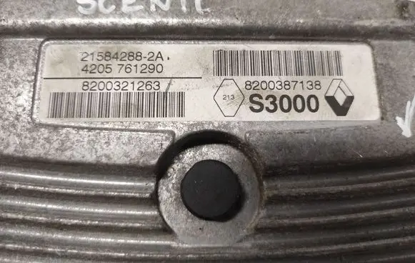 Renault Scenic II - Grand scenic II Engine control unit/module 8200387138 215842882A