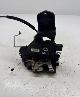 Volkswagen PASSAT B5.5 Front door lock 3B1837016AD