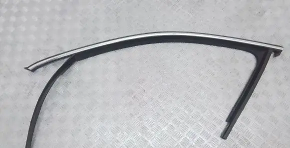 Volkswagen PASSAT B7 USA Front door window/glass frame 561837431A