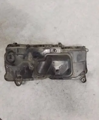 Renault Master III Rocker cam cover 175B18320R