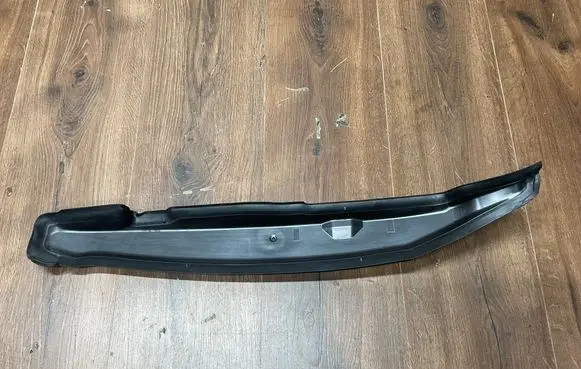 Volkswagen Golf VII Fender end trim 5G082112C
