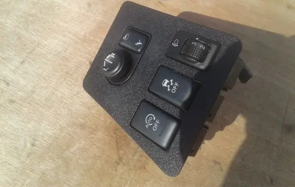 Nissan Qashqai Headlight level height control switch 25190JD000