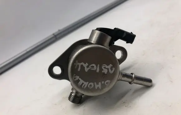Opel Mokka B Fuel injection high pressure pump 9812133780