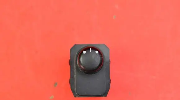 Suzuki Grand Vitara II Mirror heating switch 62J00