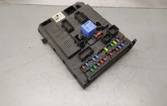 Citroen C8 Fuse module 9651938280