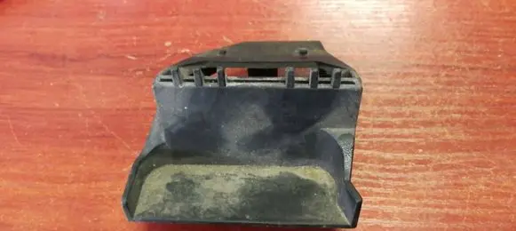 Radiator mount bracket