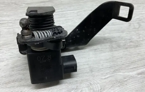 Mercedes-Benz SL R129 Accelerator throttle pedal A0125423317