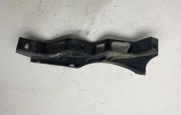 Volkswagen PASSAT B6 Front bumper mounting bracket 3c0807889