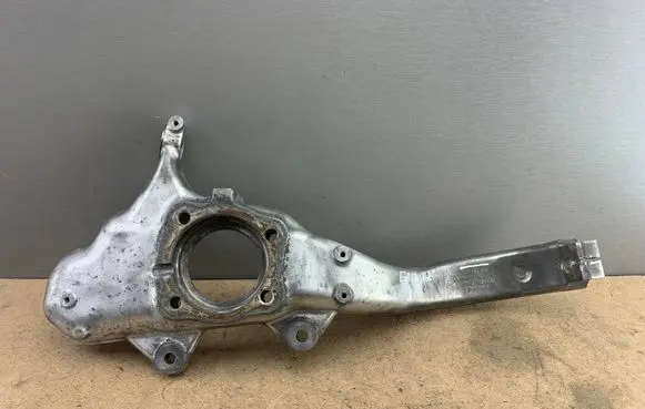 BMW X5 E70 Front wheel hub 6773783 31216773783 31216869869