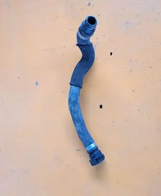 Mercedes-Benz E W212 Coolant pipe/hose A2125019982