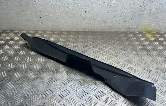 Volvo XC90 Fender end trim 31353953 BQ2FA