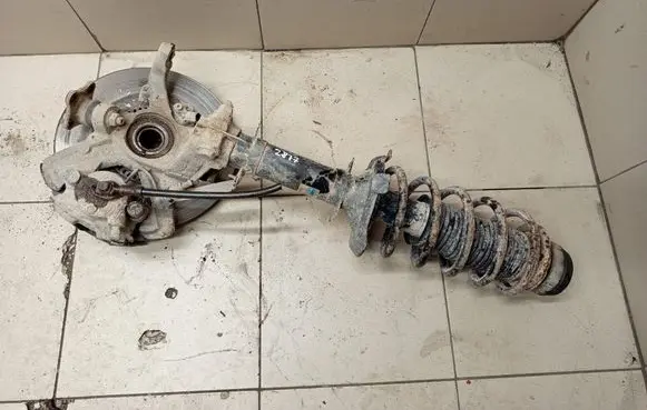 Volkswagen Golf IV Front wheel hub spindle knuckle 