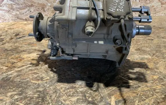 Gearbox transfer box case